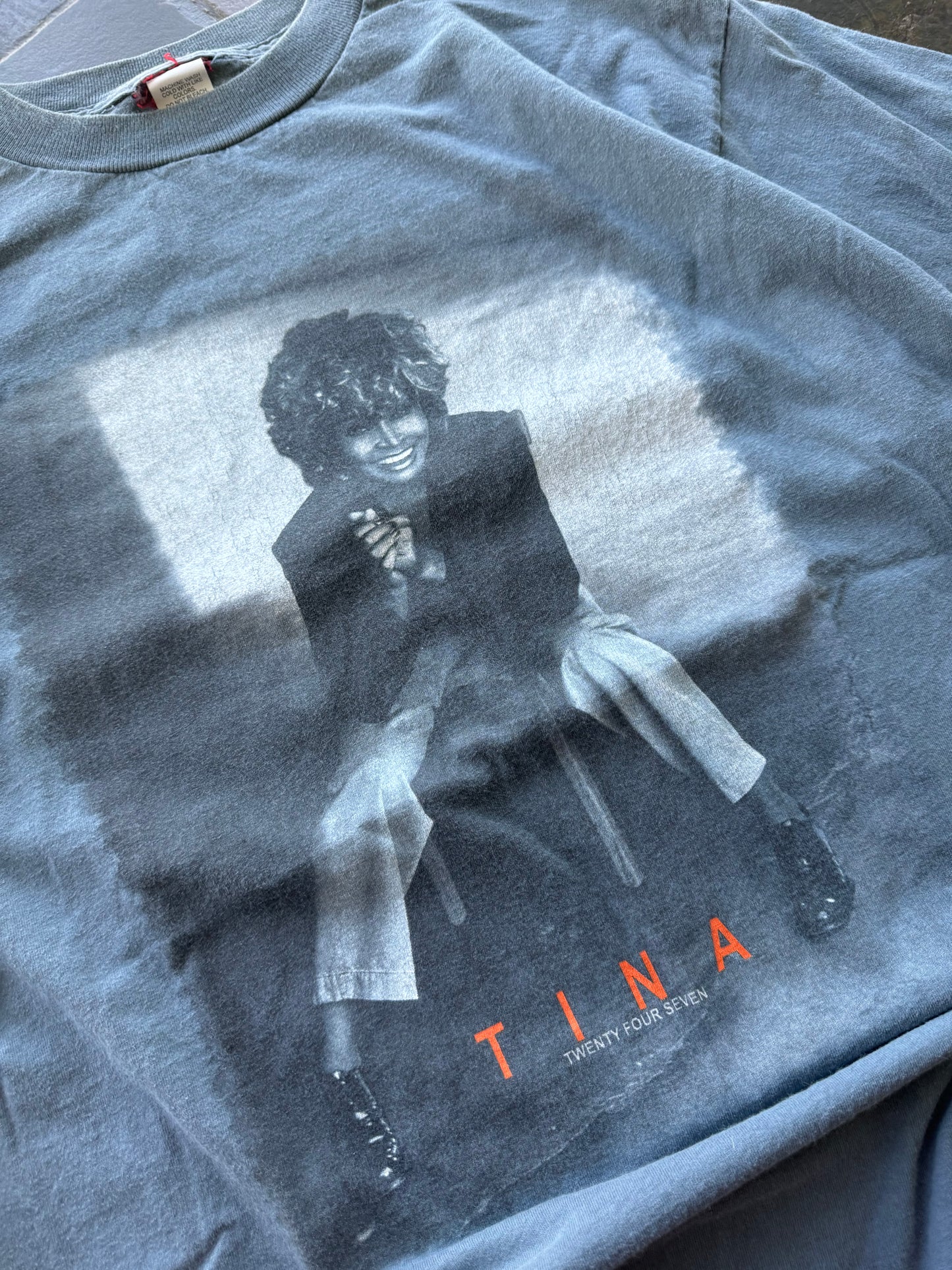 (L) Vintage Tina Turner Tour Tee